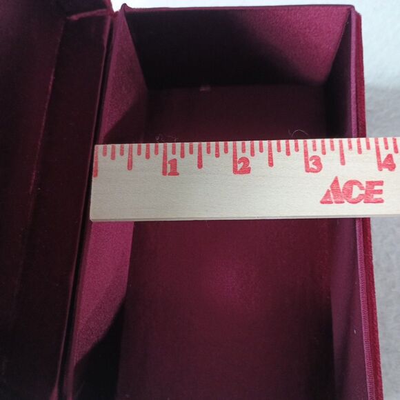 Red Velvet Gift Box Satin Lined 6.5"x4.25"x3.5" Jewelry Keepsake Display - Picture 11 of 13